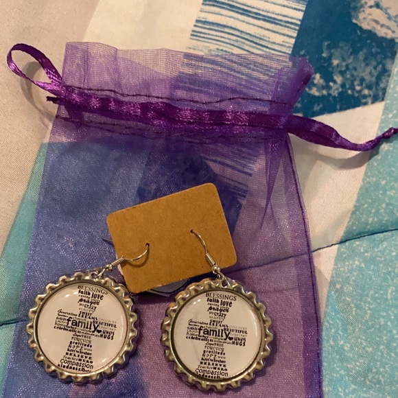 Bottle cap earrings. NWT. Handmade - Picture 1 of 1